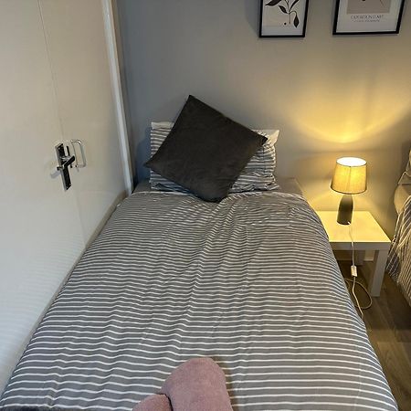 Wembley Serviced Apartment, 20Mins From Central ロンドン エクステリア 写真